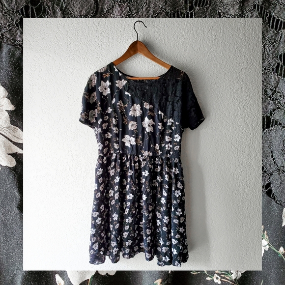 French Connection Black and White Floral Dress - Picture 1 of 6